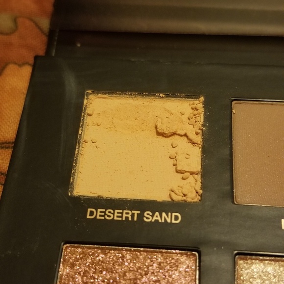 100% authentic huda beauty desert dust palette - Picture 3 of 4